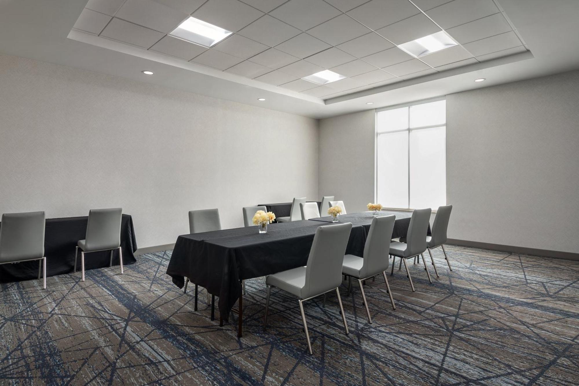 Holiday Inn Express Richmond By Ihg Buitenkant foto