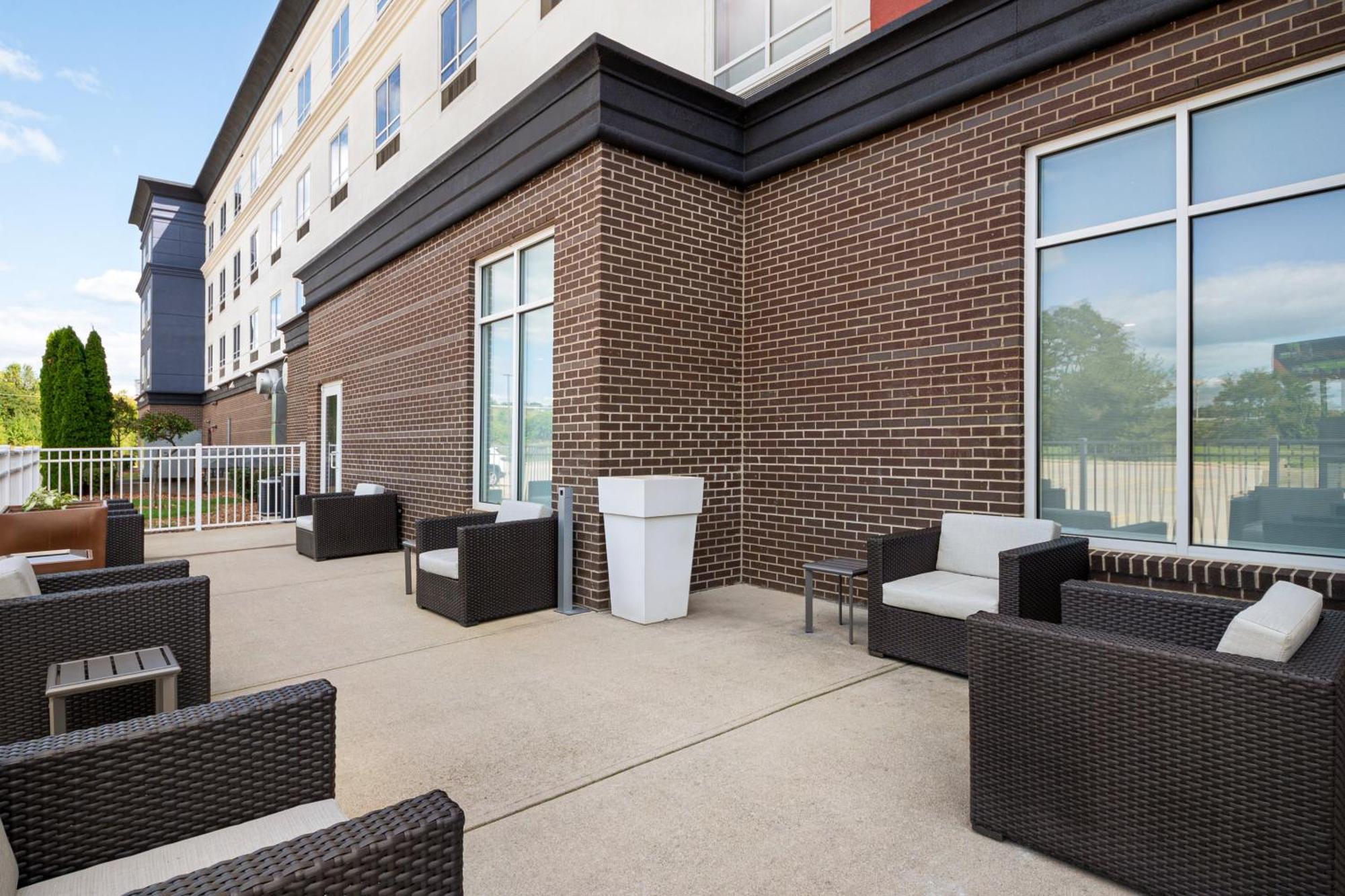 Holiday Inn Express Richmond By Ihg Buitenkant foto