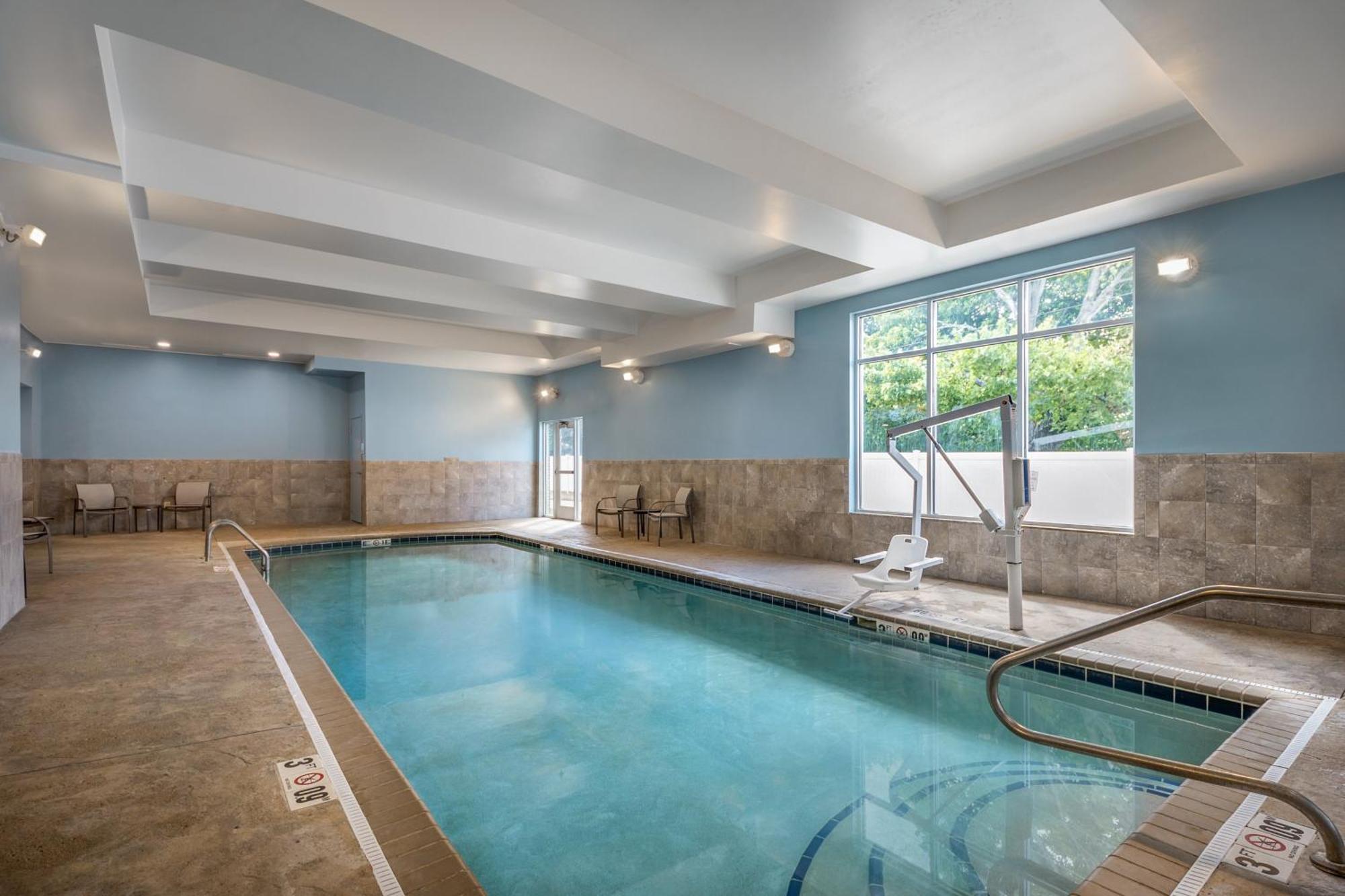 Holiday Inn Express Richmond By Ihg Buitenkant foto