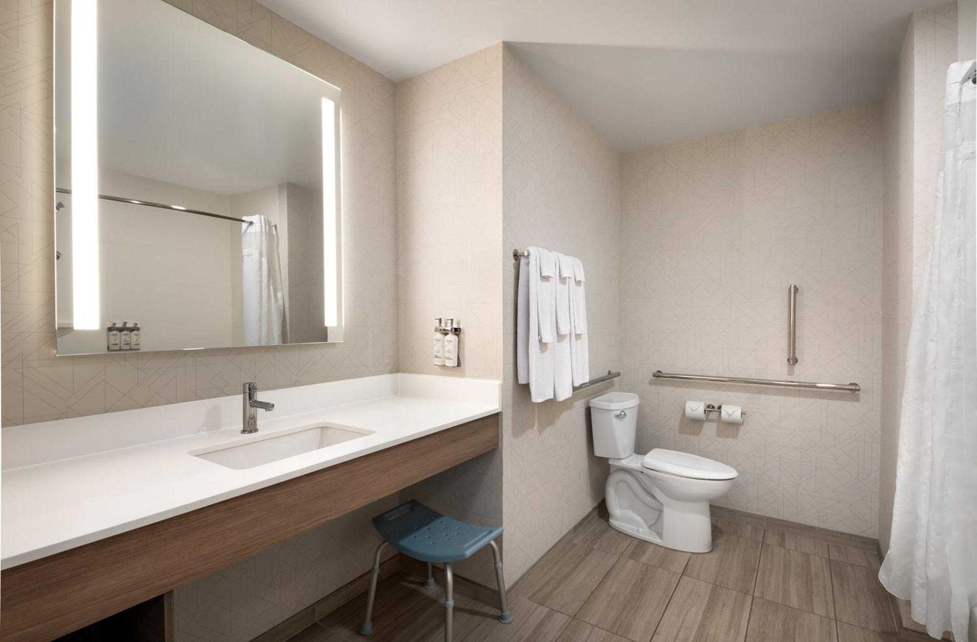 Holiday Inn Express Richmond By Ihg Buitenkant foto