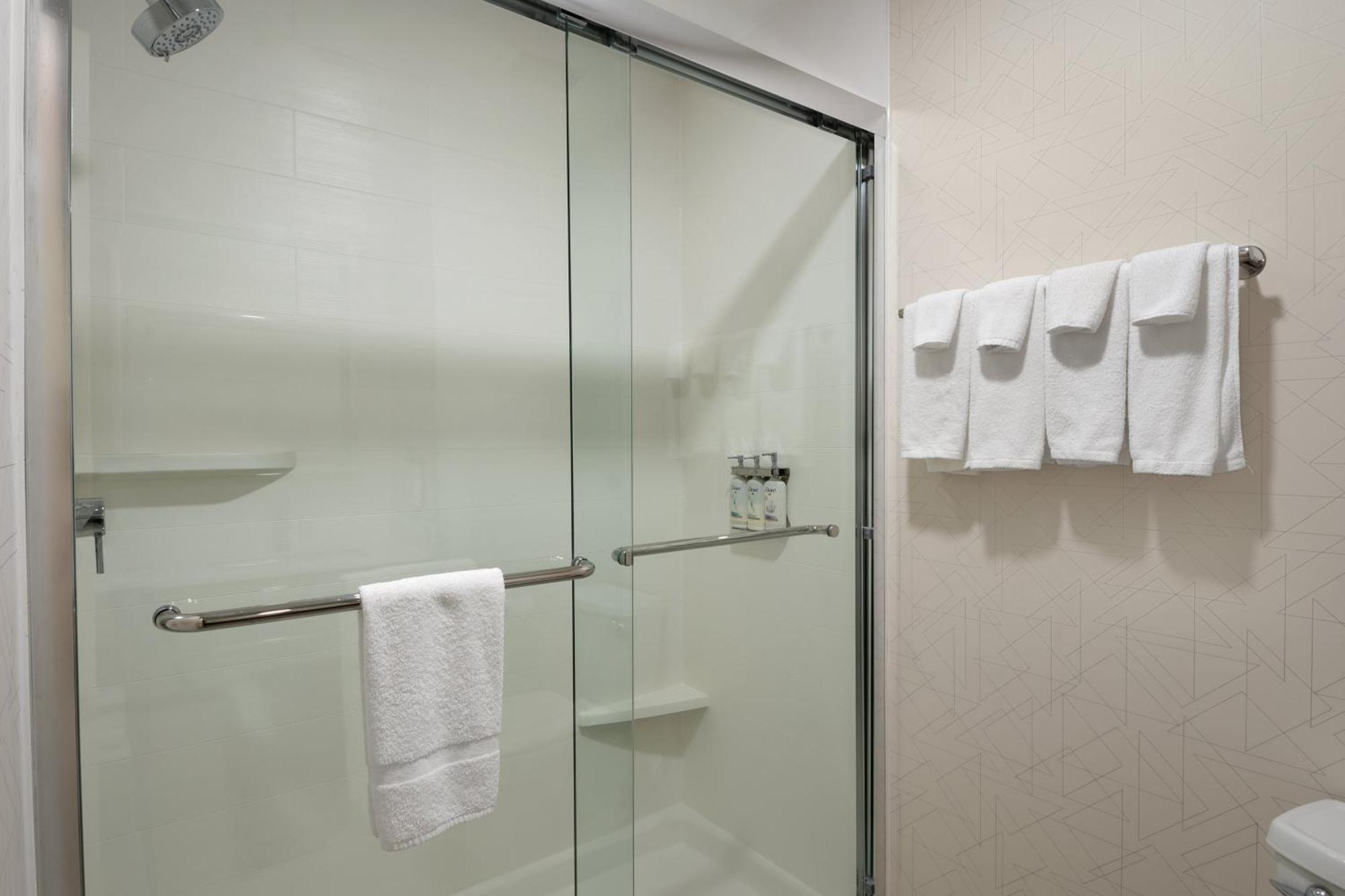 Holiday Inn Express Richmond By Ihg Buitenkant foto